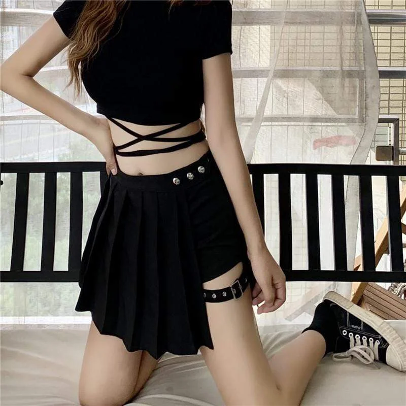 Goth Irregular Pleated Skirt With Leg Ring