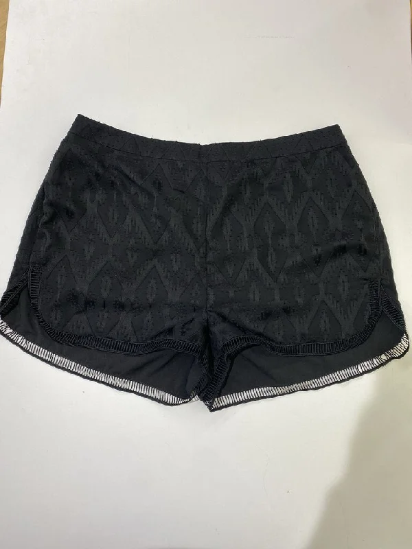 Charli Lace short 8