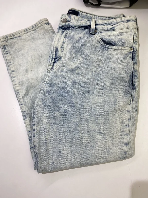 Gap Boyfriend acid wash jeans 16