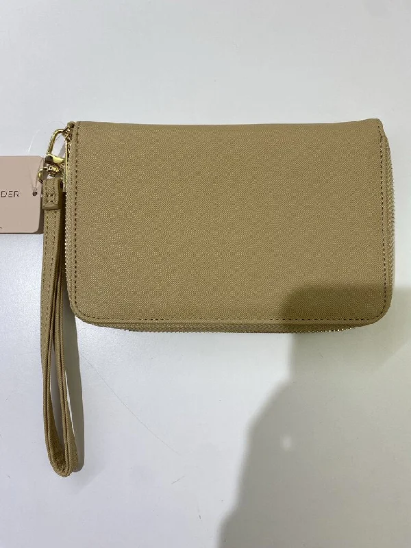 Lost + Wander passport wallet NWT