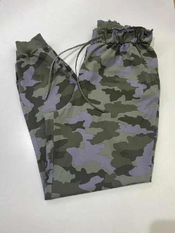 Lululemon camo print jogger style pants 8