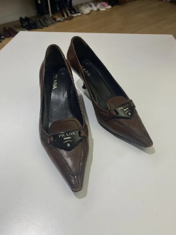 Prada vintage pumps 37.5